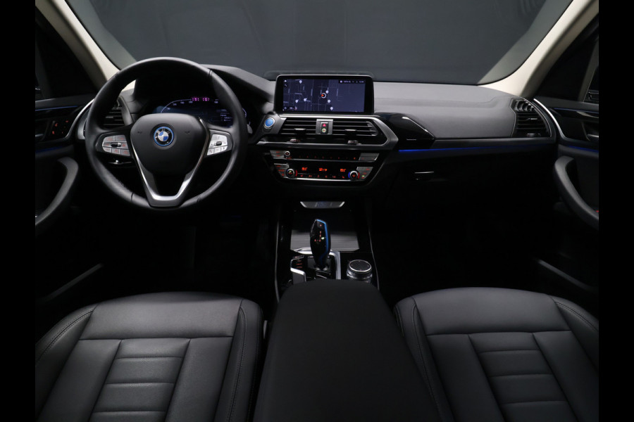 BMW iX3 High Executive 80 kWh [SCHUIFKANTELDAK, APPLE CARPLAY, MEMORY SEATS, STOELVERWARMING, ADAPTIVE CRUISE, ANDROID AUTO, CAMERA, PDC V+A, ELEKTRISCHE ACHTERKLEP, LED, NAVIGATIE, NIEUWSTAAT]