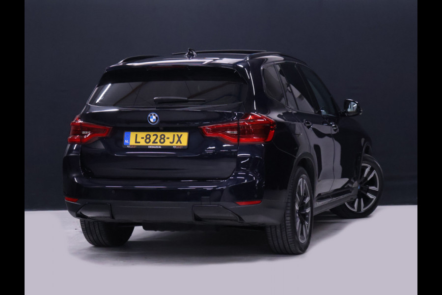 BMW iX3 High Executive 80 kWh [SCHUIFKANTELDAK, APPLE CARPLAY, MEMORY SEATS, STOELVERWARMING, ADAPTIVE CRUISE, ANDROID AUTO, CAMERA, PDC V+A, ELEKTRISCHE ACHTERKLEP, LED, NAVIGATIE, NIEUWSTAAT]