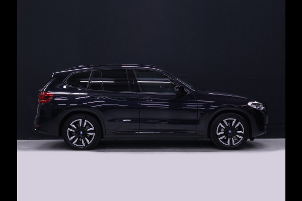 BMW iX3 High Executive 80 kWh [SCHUIFKANTELDAK, APPLE CARPLAY, MEMORY SEATS, STOELVERWARMING, ADAPTIVE CRUISE, ANDROID AUTO, CAMERA, PDC V+A, ELEKTRISCHE ACHTERKLEP, LED, NAVIGATIE, NIEUWSTAAT]