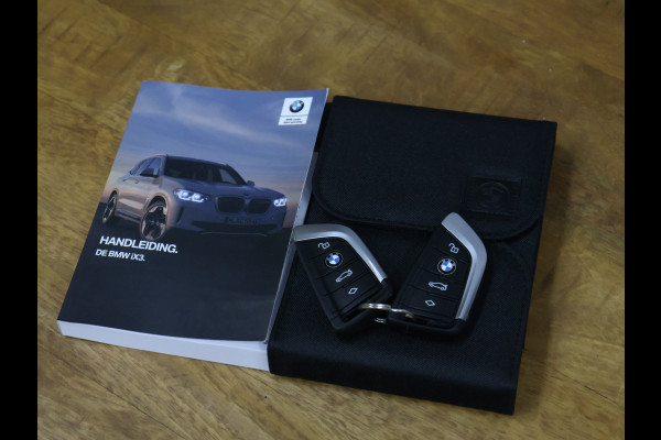 BMW iX3 High Executive 80 kWh [SCHUIFKANTELDAK, APPLE CARPLAY, MEMORY SEATS, STOELVERWARMING, ADAPTIVE CRUISE, ANDROID AUTO, CAMERA, PDC V+A, ELEKTRISCHE ACHTERKLEP, LED, NAVIGATIE, NIEUWSTAAT]