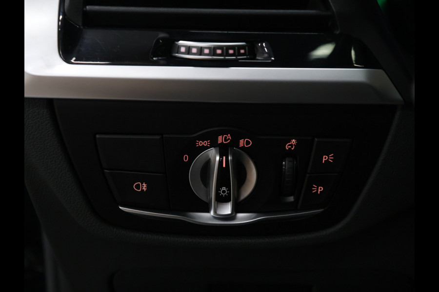 BMW iX3 High Executive 80 kWh [SCHUIFKANTELDAK, APPLE CARPLAY, MEMORY SEATS, STOELVERWARMING, ADAPTIVE CRUISE, ANDROID AUTO, CAMERA, PDC V+A, ELEKTRISCHE ACHTERKLEP, LED, NAVIGATIE, NIEUWSTAAT]