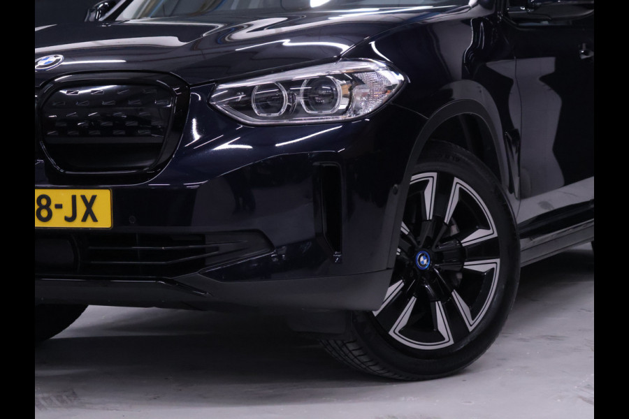 BMW iX3 High Executive 80 kWh [SCHUIFKANTELDAK, APPLE CARPLAY, MEMORY SEATS, STOELVERWARMING, ADAPTIVE CRUISE, ANDROID AUTO, CAMERA, PDC V+A, ELEKTRISCHE ACHTERKLEP, LED, NAVIGATIE, NIEUWSTAAT]