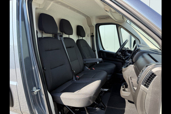 Opel Movano 2.2D 120 PK / L2H2 / ** NIEUW BPM VRIJ ** / TREKHAAK / CAMERA / 3-ZITS / ECC / LED / CRUISE / LANE ASSIST