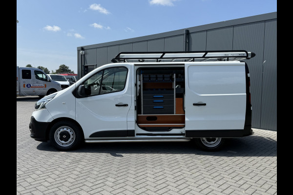 Renault Trafic 2.0 dCi 145 PK / AUTOMAAT / L1H1 / 2x SCHUIFDEUR / INRICHTING / TREKHAAK / IMPERIAAL / 3-ZITS