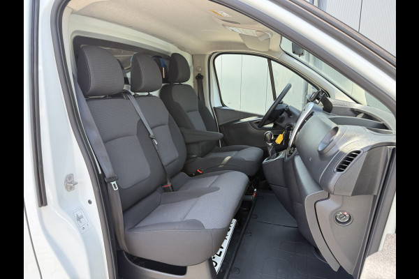 Renault Trafic 2.0 dCi 145 PK / AUTOMAAT / L1H1 / 2x SCHUIFDEUR / INRICHTING / TREKHAAK / IMPERIAAL / 3-ZITS