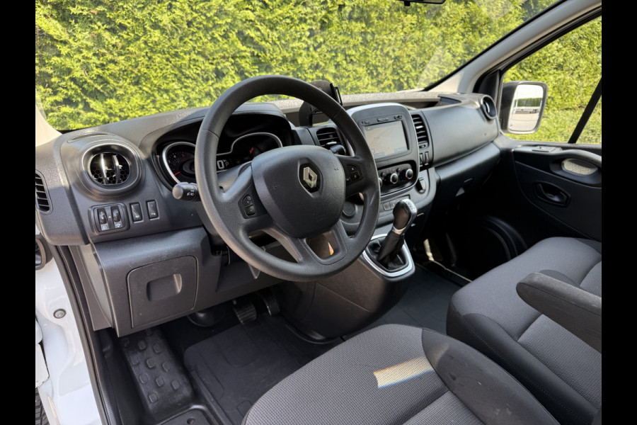 Renault Trafic 2.0 dCi 145 PK / AUTOMAAT / L1H1 / 2x SCHUIFDEUR / INRICHTING / TREKHAAK / IMPERIAAL / 3-ZITS