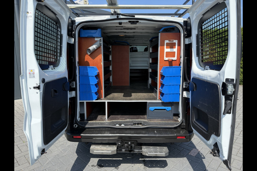 Renault Trafic 2.0 dCi 145 PK / AUTOMAAT / L1H1 / 2x SCHUIFDEUR / INRICHTING / TREKHAAK / IMPERIAAL / 3-ZITS
