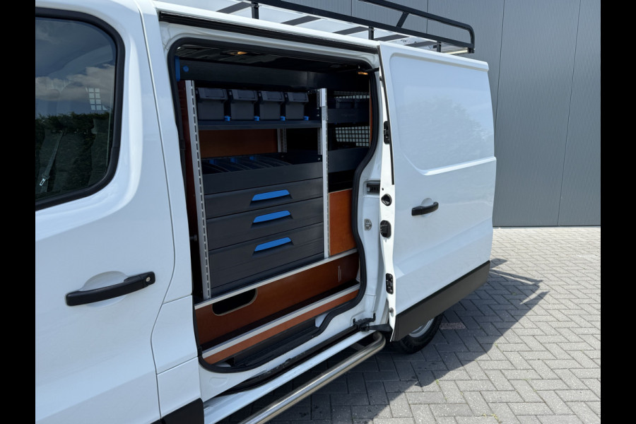 Renault Trafic 2.0 dCi 145 PK / AUTOMAAT / L1H1 / 2x SCHUIFDEUR / INRICHTING / TREKHAAK / IMPERIAAL / 3-ZITS