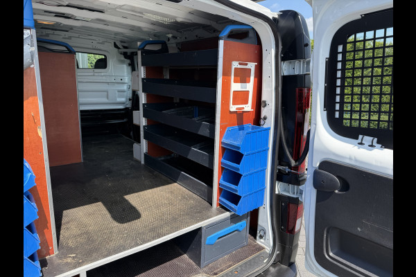 Renault Trafic 2.0 dCi 145 PK / AUTOMAAT / L1H1 / 2x SCHUIFDEUR / INRICHTING / TREKHAAK / IMPERIAAL / 3-ZITS