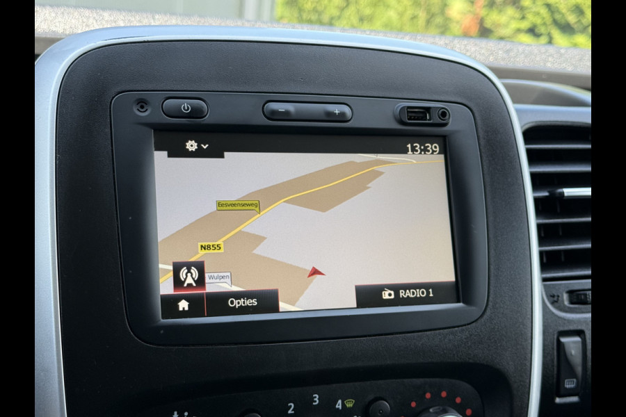 Renault Trafic 2.0 dCi 145 PK / AUTOMAAT / L1H1 / 2x SCHUIFDEUR / INRICHTING / TREKHAAK / IMPERIAAL / 3-ZITS