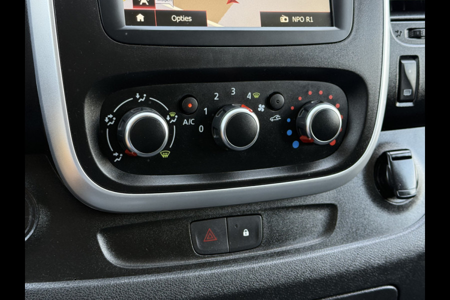 Renault Trafic 2.0 dCi 145 PK / AUTOMAAT / L1H1 / 2x SCHUIFDEUR / INRICHTING / TREKHAAK / IMPERIAAL / 3-ZITS