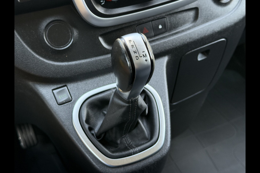 Renault Trafic 2.0 dCi 145 PK / AUTOMAAT / L1H1 / 2x SCHUIFDEUR / INRICHTING / TREKHAAK / IMPERIAAL / 3-ZITS
