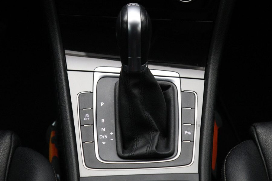 Volkswagen Golf Variant 1.0 TSI 110 PK Automaat Highline, Leder, Carplay, Climate Control, Adap. Cruise Control, Camera