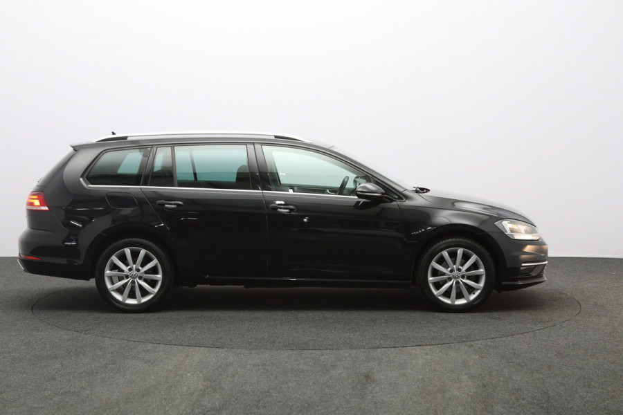 Volkswagen Golf Variant 1.0 TSI 110 PK Automaat Highline, Leder, Carplay, Climate Control, Adap. Cruise Control, Camera