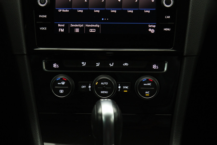 Volkswagen Golf Variant 1.0 TSI 110 PK Automaat Highline, Leder, Carplay, Climate Control, Adap. Cruise Control, Camera