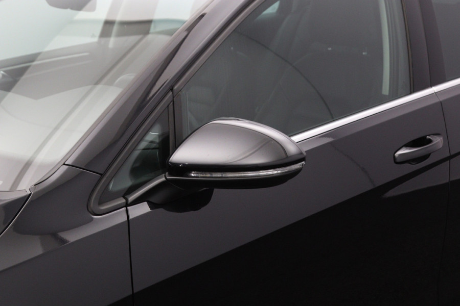 Volkswagen Golf Variant 1.0 TSI 110 PK Automaat Highline, Leder, Carplay, Climate Control, Adap. Cruise Control, Camera