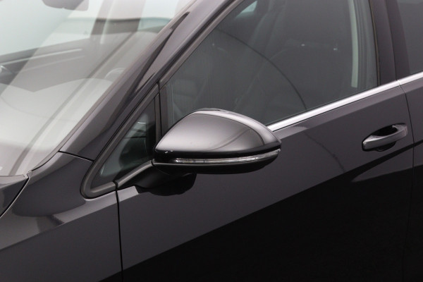 Volkswagen Golf Variant 1.0 TSI 110 PK Automaat Highline, Leder, Carplay, Climate Control, Adap. Cruise Control, Camera