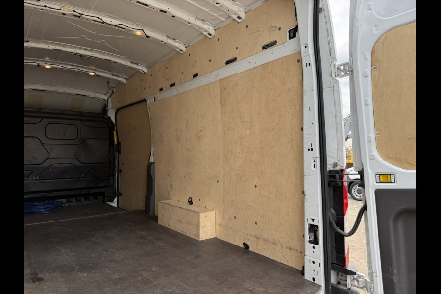 Ford E-Transit 68kWh 184PK L4H3 316km WLTP 95,6% (SOH) BEV Snelladen Carplay Climate control Laadkabel 360° camera Parkeersensoren v+a Stoelverwarming
