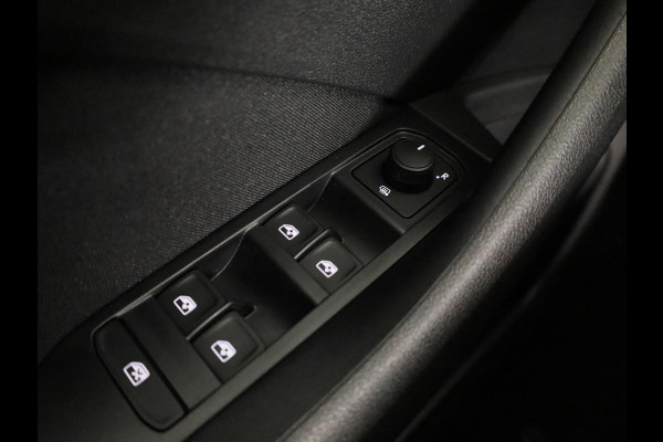 Škoda Kamiq Selection 1.0 TSI 115 pk 6 versn. Hand | Smokey Diamond | CarPlay | Cruise Control