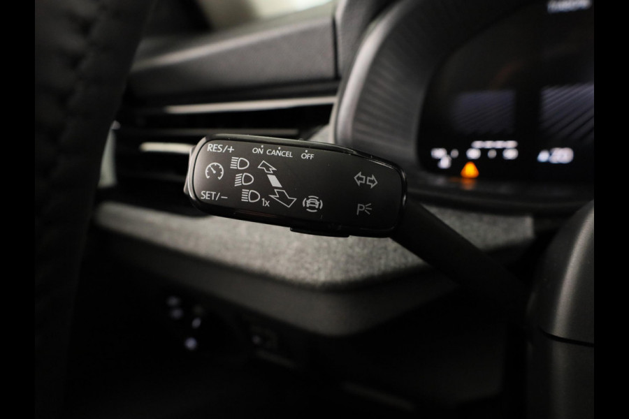Škoda Kamiq Selection 1.0 TSI 115 pk 6 versn. Hand | Smokey Diamond | CarPlay | Cruise Control
