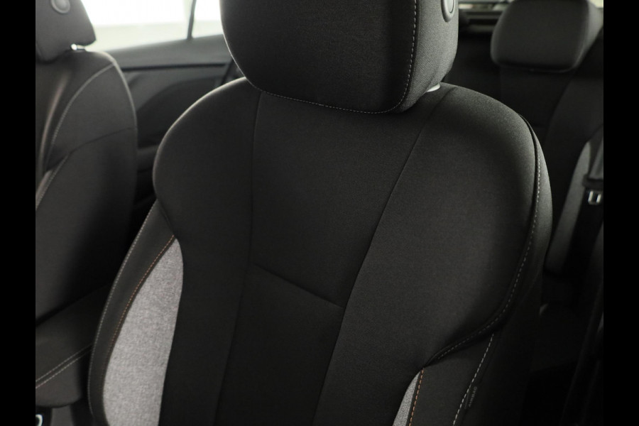 Škoda Kamiq Selection 1.0 TSI 115 pk 6 versn. Hand | Smokey Diamond | CarPlay | Cruise Control