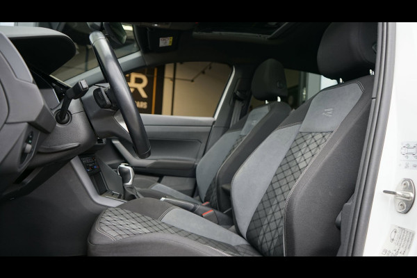 Volkswagen Taigo R-Line 1.0 TSI Black Style AUTOMAAT-ACC-CAMERA-CARPLAY-CLIMA-IQ LIGHT-PANORAMA-VIRTUEEL