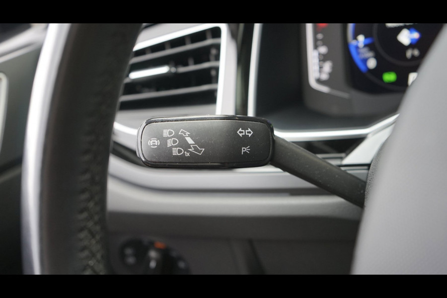 Volkswagen Taigo R-Line 1.0 TSI Black Style AUTOMAAT-ACC-CAMERA-CARPLAY-CLIMA-IQ LIGHT-PANORAMA-VIRTUEEL