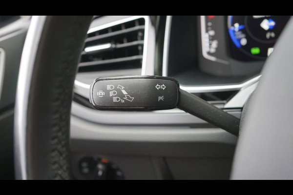 Volkswagen Taigo R-Line 1.0 TSI Black Style AUTOMAAT-ACC-CAMERA-CARPLAY-CLIMA-IQ LIGHT-PANORAMA-VIRTUEEL