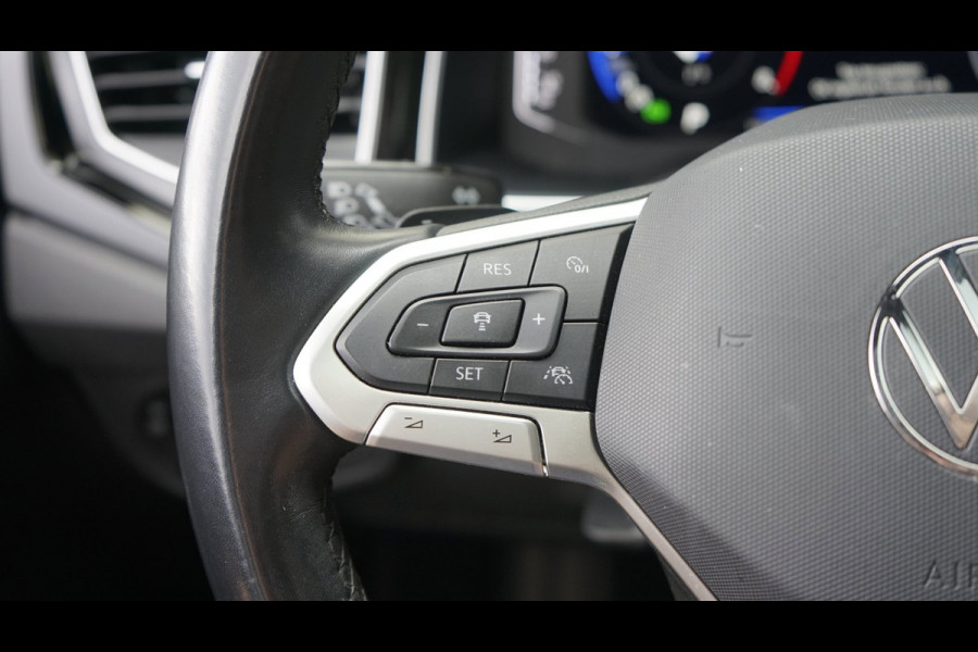 Volkswagen Taigo R-Line 1.0 TSI Black Style AUTOMAAT-ACC-CAMERA-CARPLAY-CLIMA-IQ LIGHT-PANORAMA-VIRTUEEL