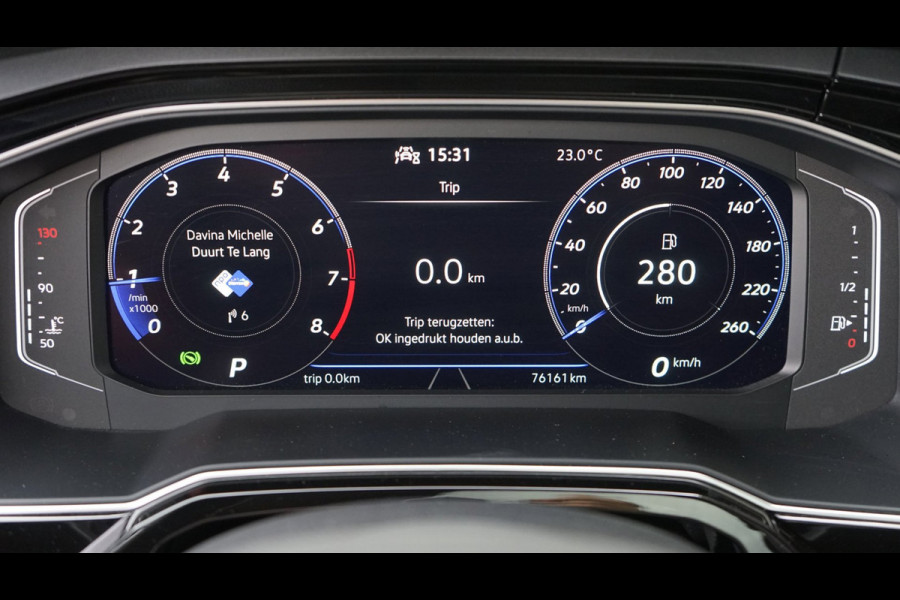Volkswagen Taigo R-Line 1.0 TSI Black Style AUTOMAAT-ACC-CAMERA-CARPLAY-CLIMA-IQ LIGHT-PANORAMA-VIRTUEEL