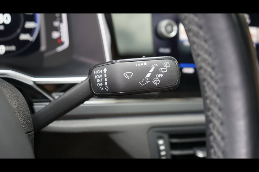Volkswagen Taigo R-Line 1.0 TSI Black Style AUTOMAAT-ACC-CAMERA-CARPLAY-CLIMA-IQ LIGHT-PANORAMA-VIRTUEEL