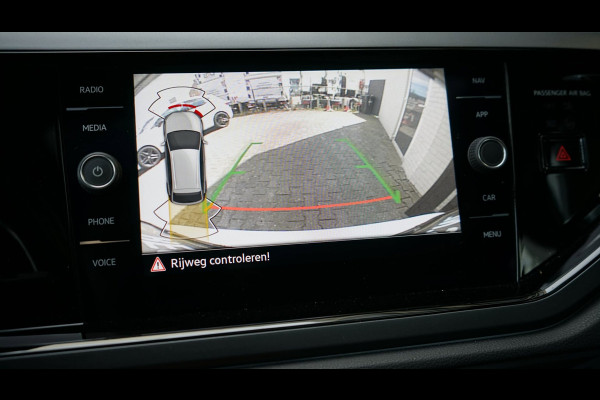 Volkswagen Taigo R-Line 1.0 TSI Black Style AUTOMAAT-ACC-CAMERA-CARPLAY-CLIMA-IQ LIGHT-PANORAMA-VIRTUEEL