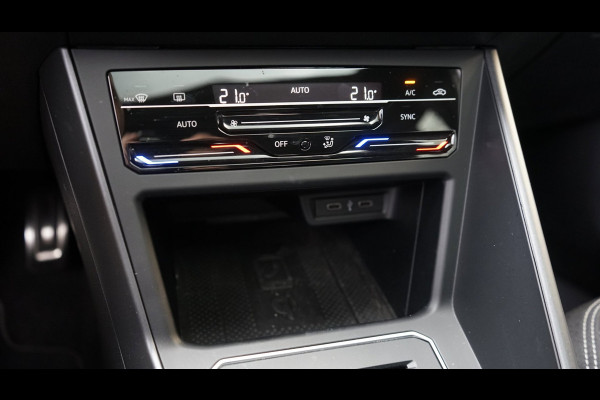 Volkswagen Taigo R-Line 1.0 TSI Black Style AUTOMAAT-ACC-CAMERA-CARPLAY-CLIMA-IQ LIGHT-PANORAMA-VIRTUEEL