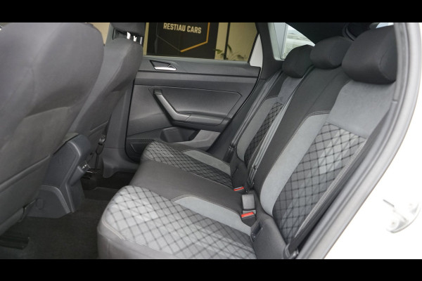 Volkswagen Taigo R-Line 1.0 TSI Black Style AUTOMAAT-ACC-CAMERA-CARPLAY-CLIMA-IQ LIGHT-PANORAMA-VIRTUEEL