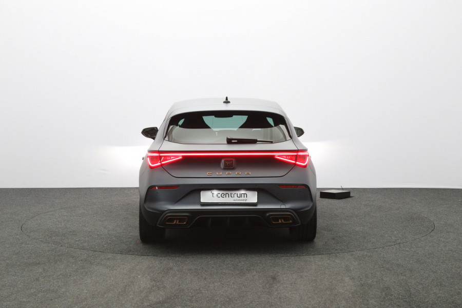 CUPRA Leon 1.4 e-Hybrid VZ 245 PK Performance, Matte Grijs, Winterpakket, DCC, Adap. Cruise Control