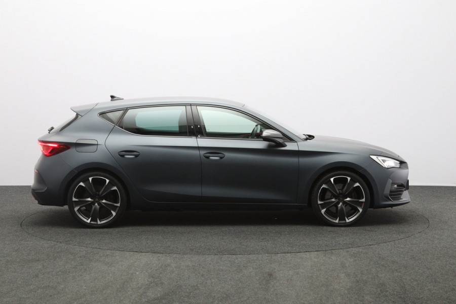 CUPRA Leon 1.4 e-Hybrid VZ 245 PK Performance, Matte Grijs, Winterpakket, DCC, Adap. Cruise Control