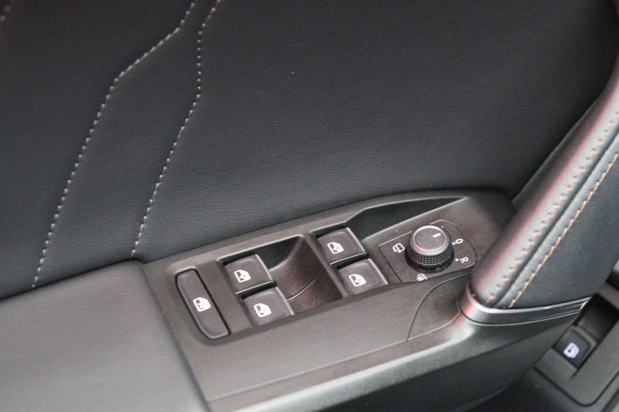 CUPRA Leon 1.4 e-Hybrid VZ 245 PK Performance, Matte Grijs, Winterpakket, DCC, Adap. Cruise Control