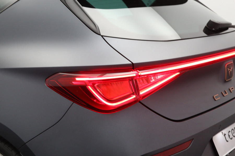 CUPRA Leon 1.4 e-Hybrid VZ 245 PK Performance, Matte Grijs, Winterpakket, DCC, Adap. Cruise Control