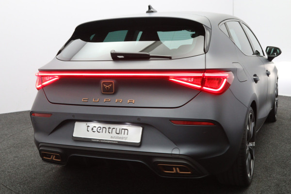 CUPRA Leon 1.4 e-Hybrid VZ 245 PK Performance, Matte Grijs, Winterpakket, DCC, Adap. Cruise Control