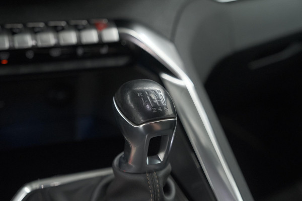 Peugeot 3008 PureTech 130 GT Line Avantage | Trekhaak | 360 Camera | Apple Carplay | Parkeersensoren