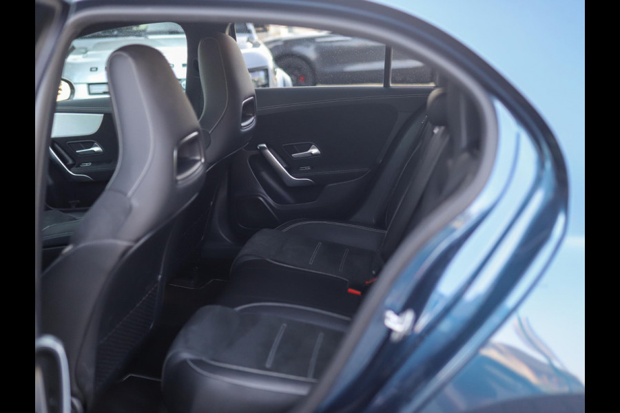 Mercedes-Benz A-Klasse 250 e Business Solution AMG Limited | Stoelverw. | PDC | LED