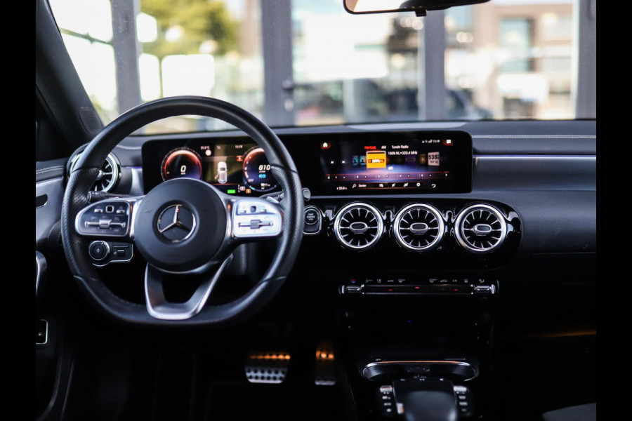 Mercedes-Benz A-Klasse 250 e Business Solution AMG Limited | Stoelverw. | PDC | LED