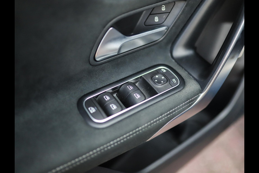Mercedes-Benz A-Klasse 250 e Business Solution AMG Limited | Stoelverw. | PDC | LED