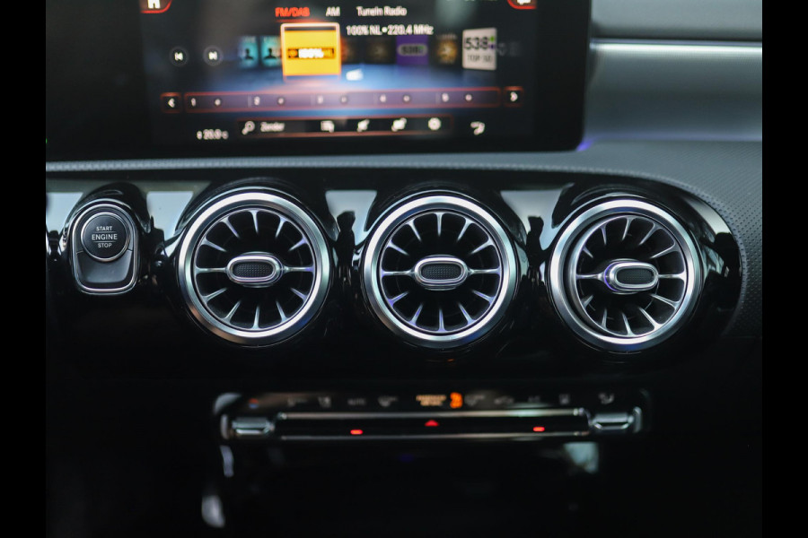 Mercedes-Benz A-Klasse 250 e Business Solution AMG Limited | Stoelverw. | PDC | LED