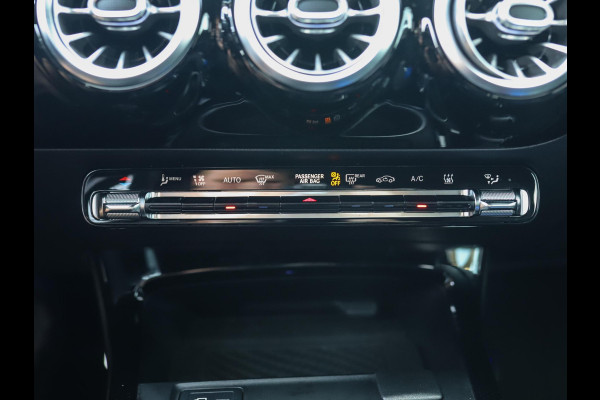 Mercedes-Benz A-Klasse 250 e Business Solution AMG Limited | Stoelverw. | PDC | LED