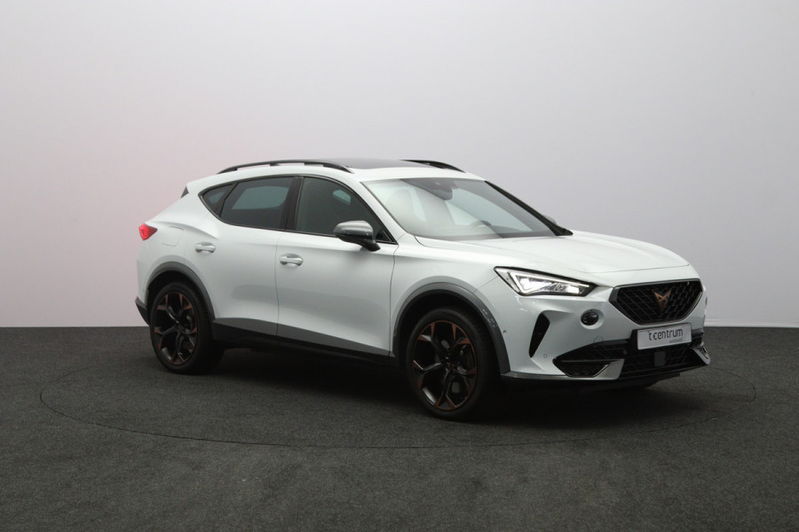 CUPRA Formentor 1.4 e-Hybrid VZ 245 PK Copper Edition PHEV, Panoramadak, Leder, Memory, Trekhaak, Winterpakket, Carplay, Camera