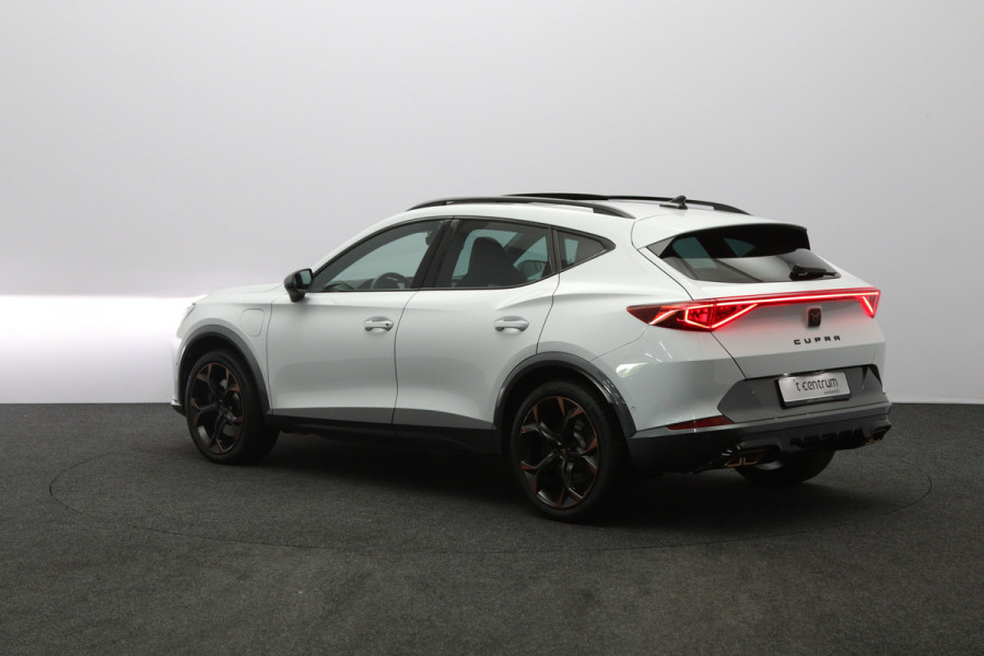 CUPRA Formentor 1.4 e-Hybrid VZ 245 PK Copper Edition PHEV, Panoramadak, Leder, Memory, Trekhaak, Winterpakket, Carplay, Camera