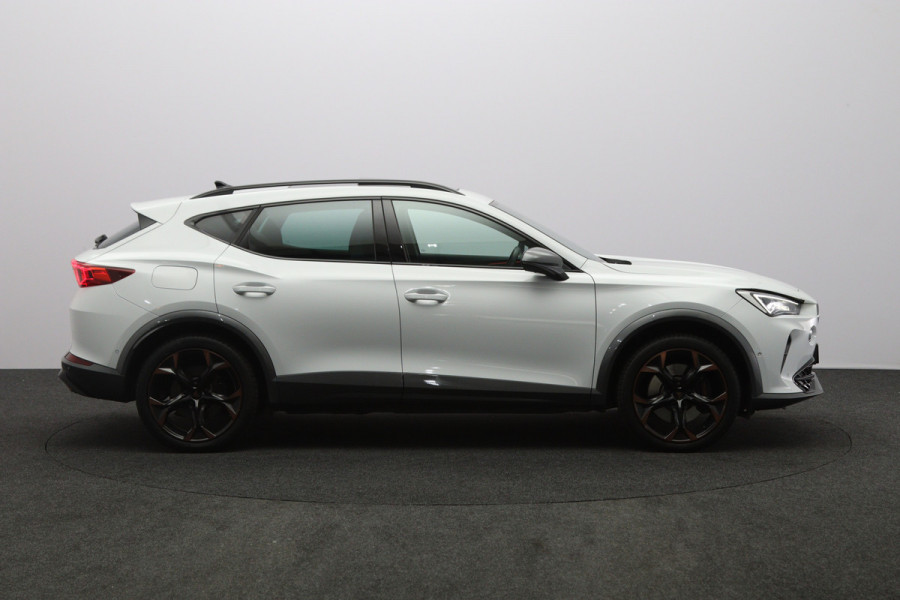 CUPRA Formentor 1.4 e-Hybrid VZ 245 PK Copper Edition PHEV, Panoramadak, Leder, Memory, Trekhaak, Winterpakket, Carplay, Camera