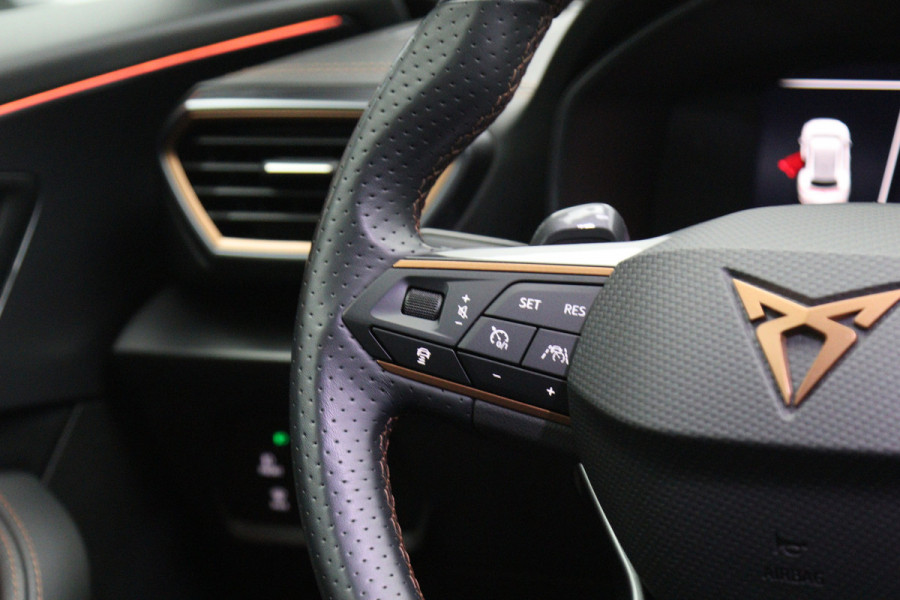 CUPRA Formentor 1.4 e-Hybrid VZ 245 PK Copper Edition PHEV, Panoramadak, Leder, Memory, Trekhaak, Winterpakket, Carplay, Camera