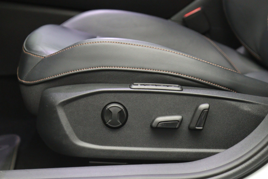CUPRA Formentor 1.4 e-Hybrid VZ 245 PK Copper Edition PHEV, Panoramadak, Leder, Memory, Trekhaak, Winterpakket, Carplay, Camera